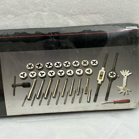 Performance Tool 40 pc Master SAE Tap and Die Set 4-40 to 1/2" #W4001DB - Picture 3 of 11